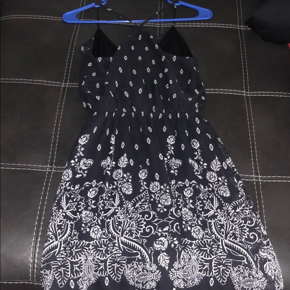 Cute flowery dress, perfect for summer! - Picture 3 of 4